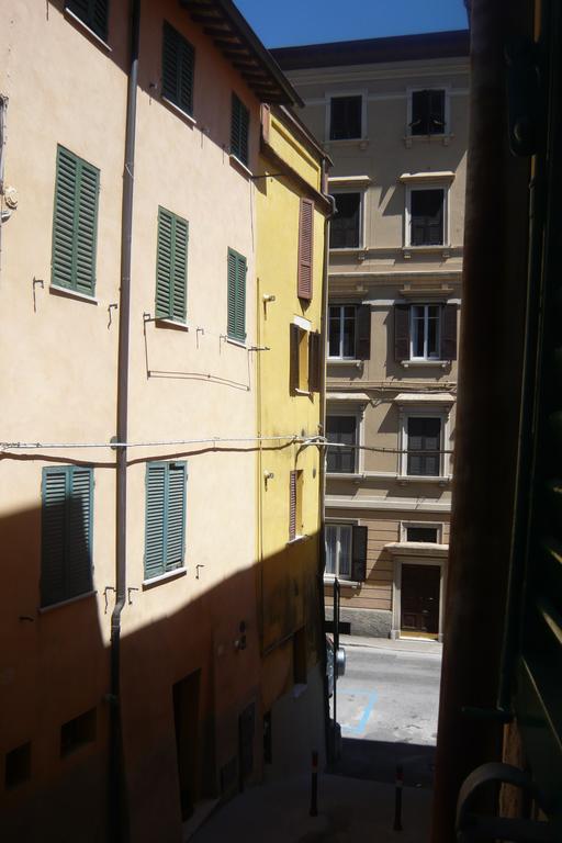Апартаменты Bilocale In Via Del Conventuccio Перуджа Экстерьер фото